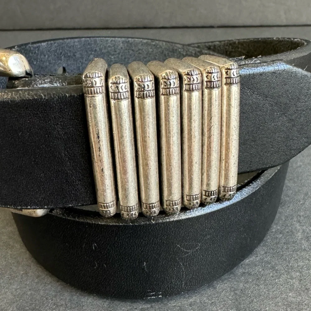 Honest Black Leather Belt Silver Tone Buckle‎ Hardware Brighton Unisex Small 28